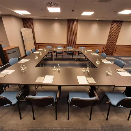 Centar No.1 מלון בלגרד