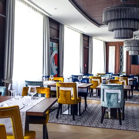 Centar No.1 Hotel 4*